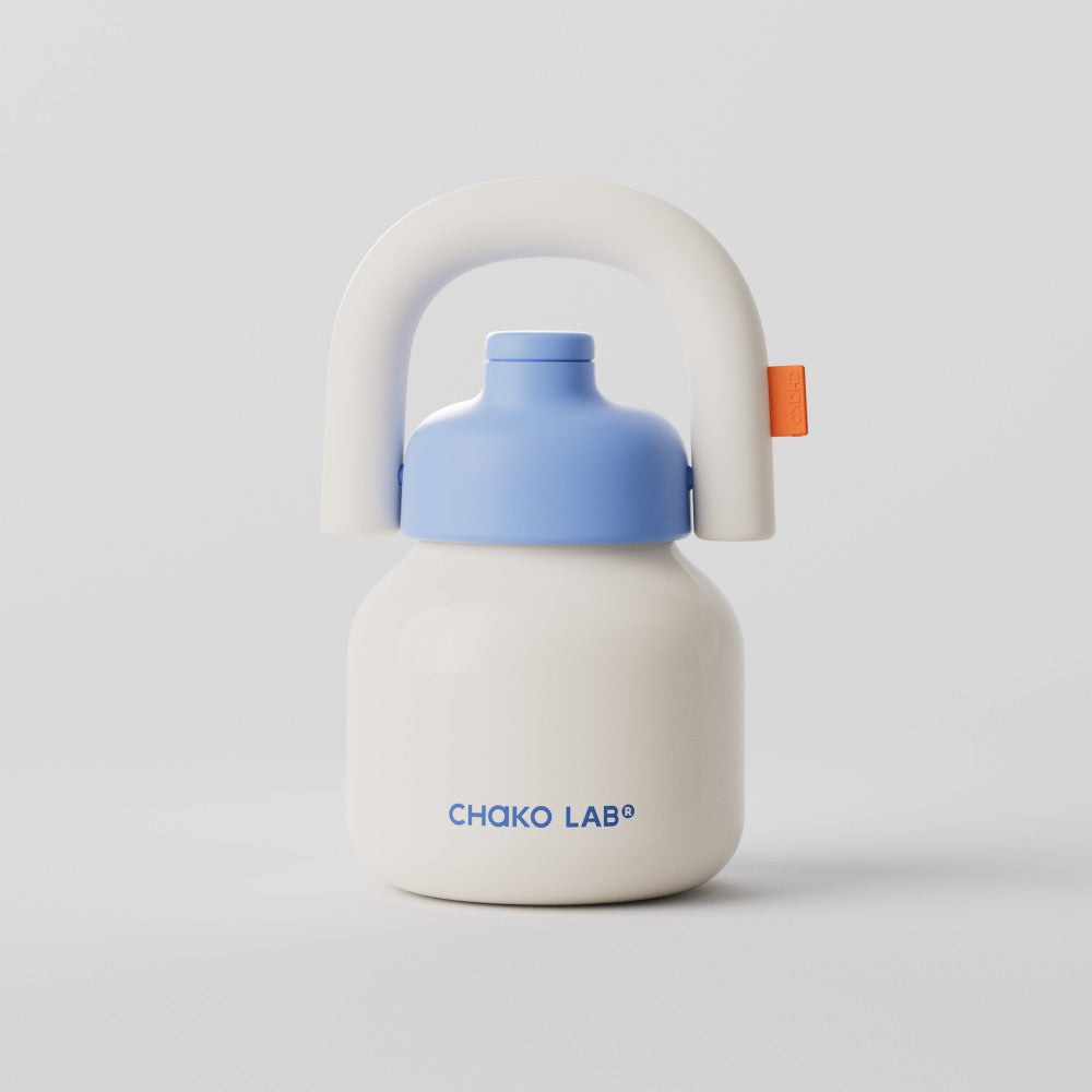 Chakolab LinLin water bottle in white and blue with a sleek design and spout for easy pouring.